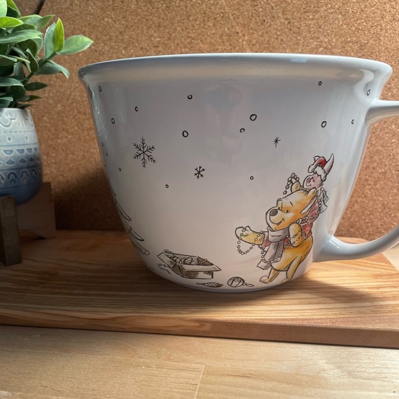 NWOT Disney Winnie the Pooh Holiday Ceramic Mixing Bowl - Picture 5 of 12